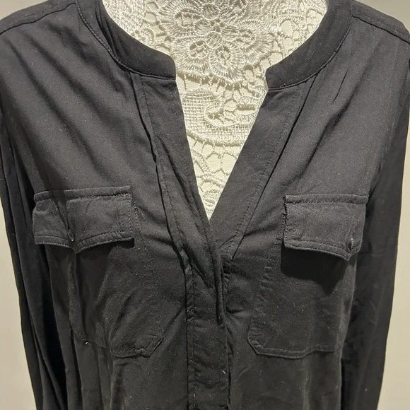 Mercer & Madison Elegant Black Top - Picture 3 of 5